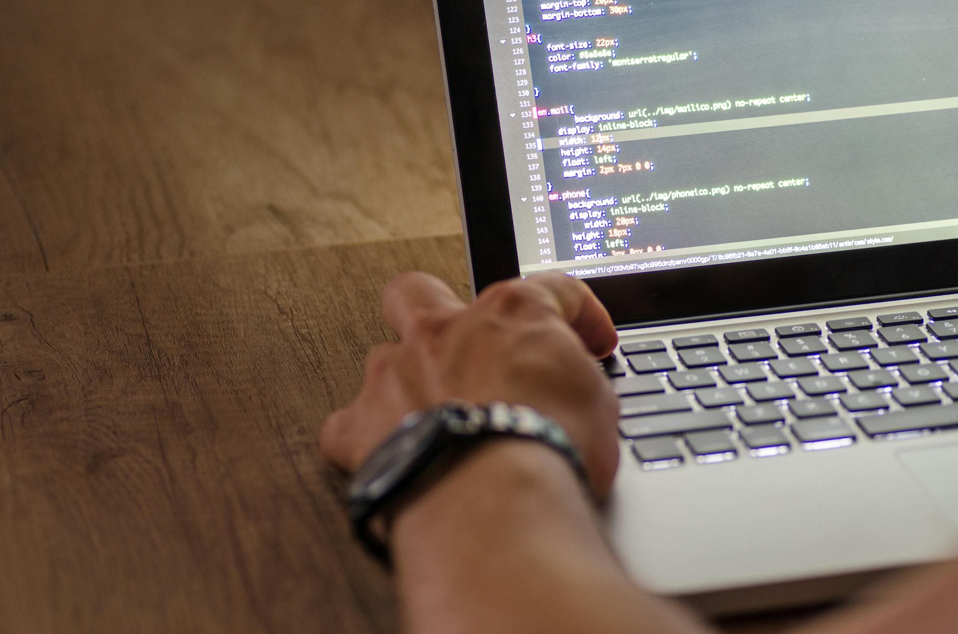 Développement web sur mesure : pour qui et pour quoi ?