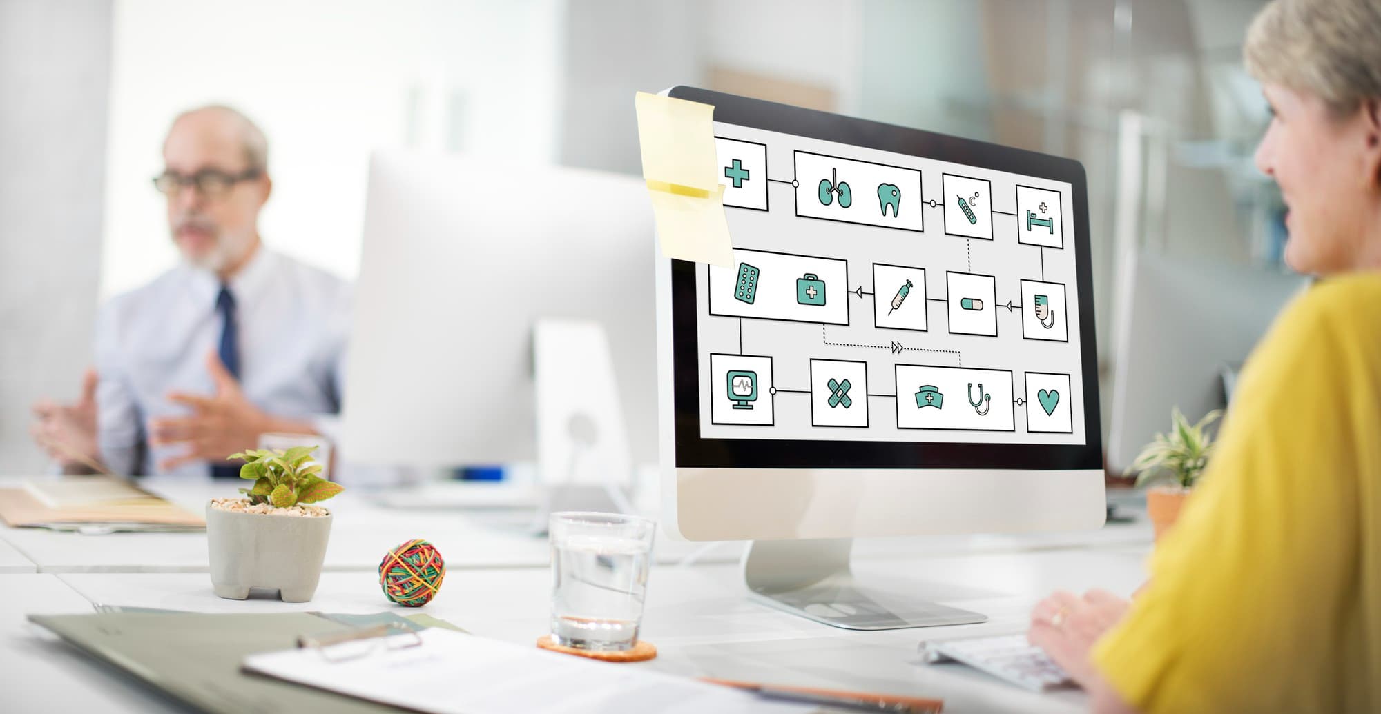 Logiciel RH sur mesure vs SIRH standard : lequel choisir pour votre entreprise ?