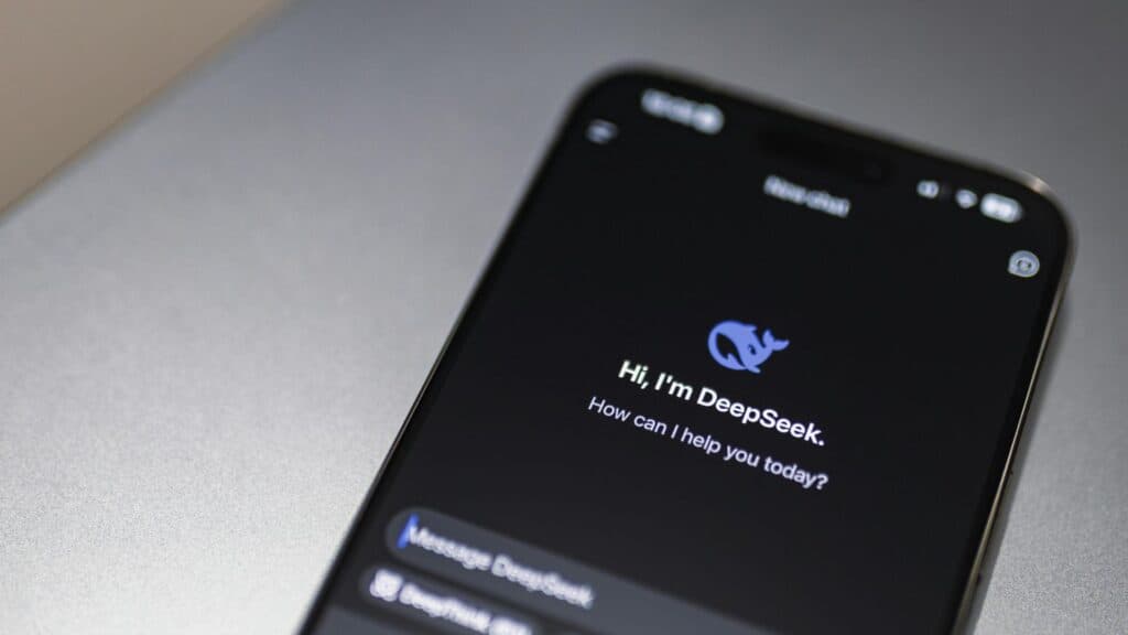 Application mobile de traitement du langage naturel sur un téléphone récent