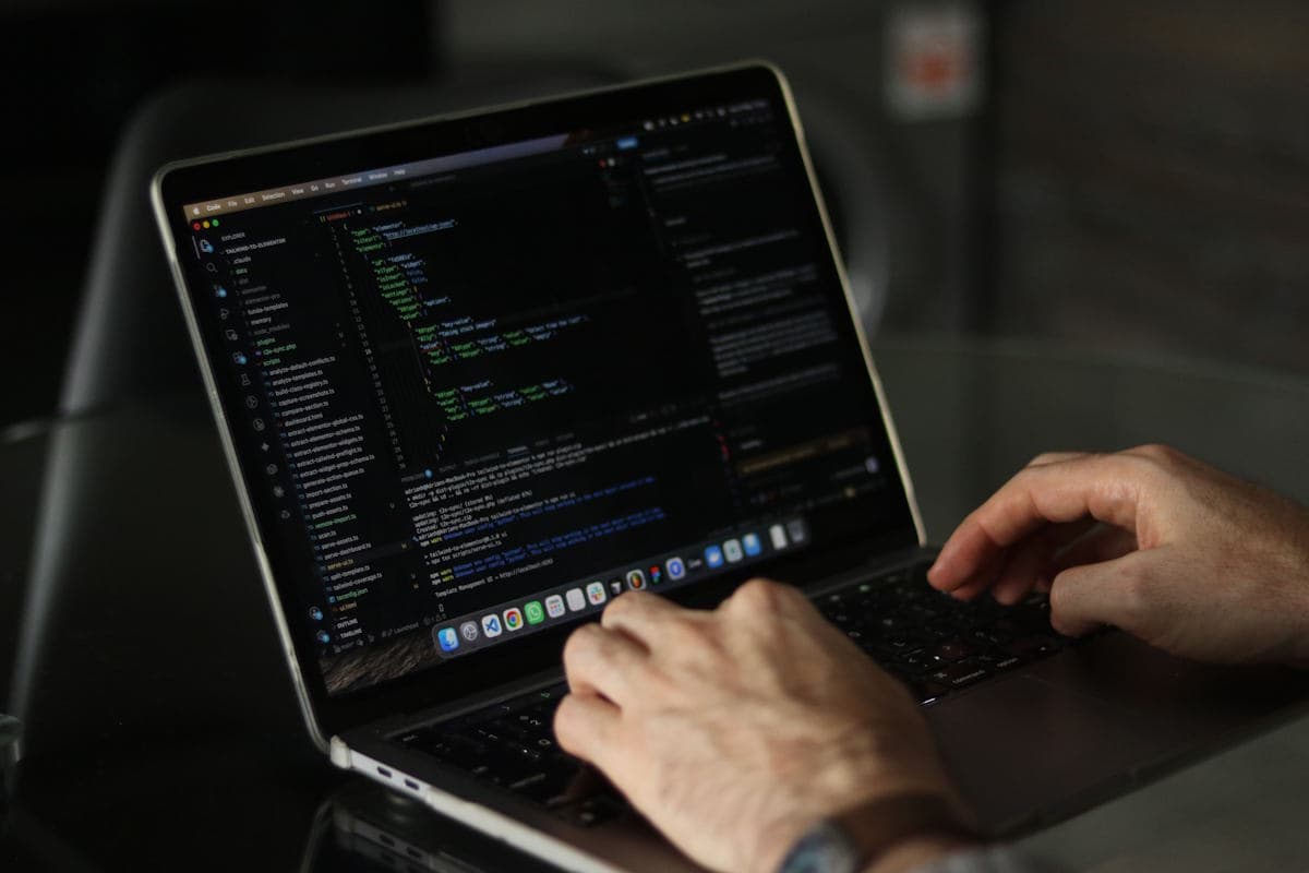 Due diligence technique : comment auditer le code source avant un rachat ou investissement ?
