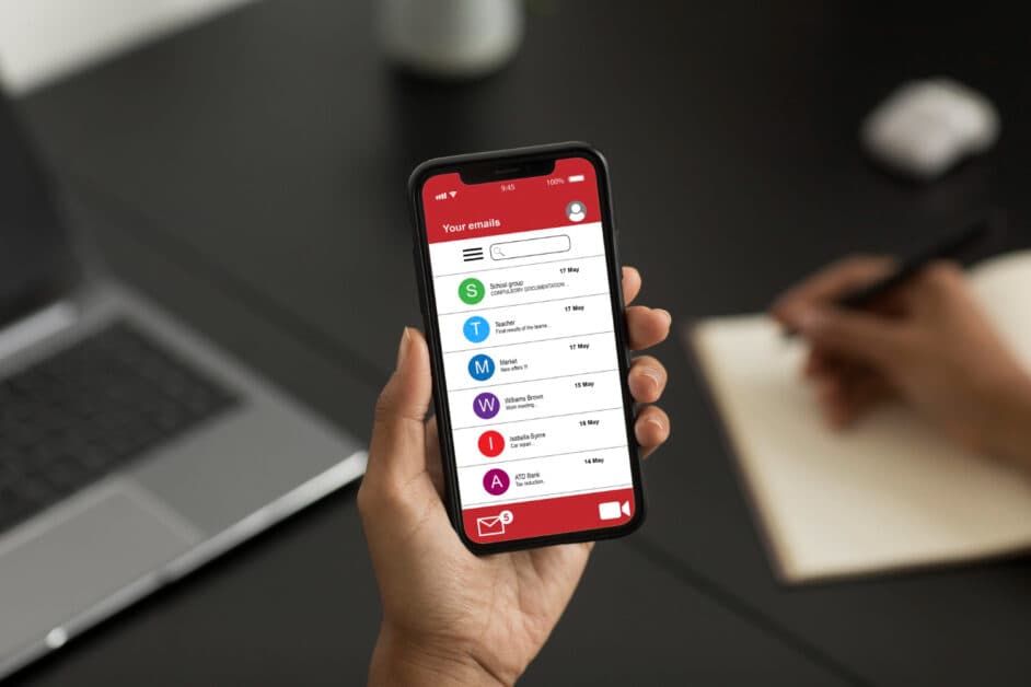 Interface mobile de messagerie pour un test utilisateur en conditions réelles