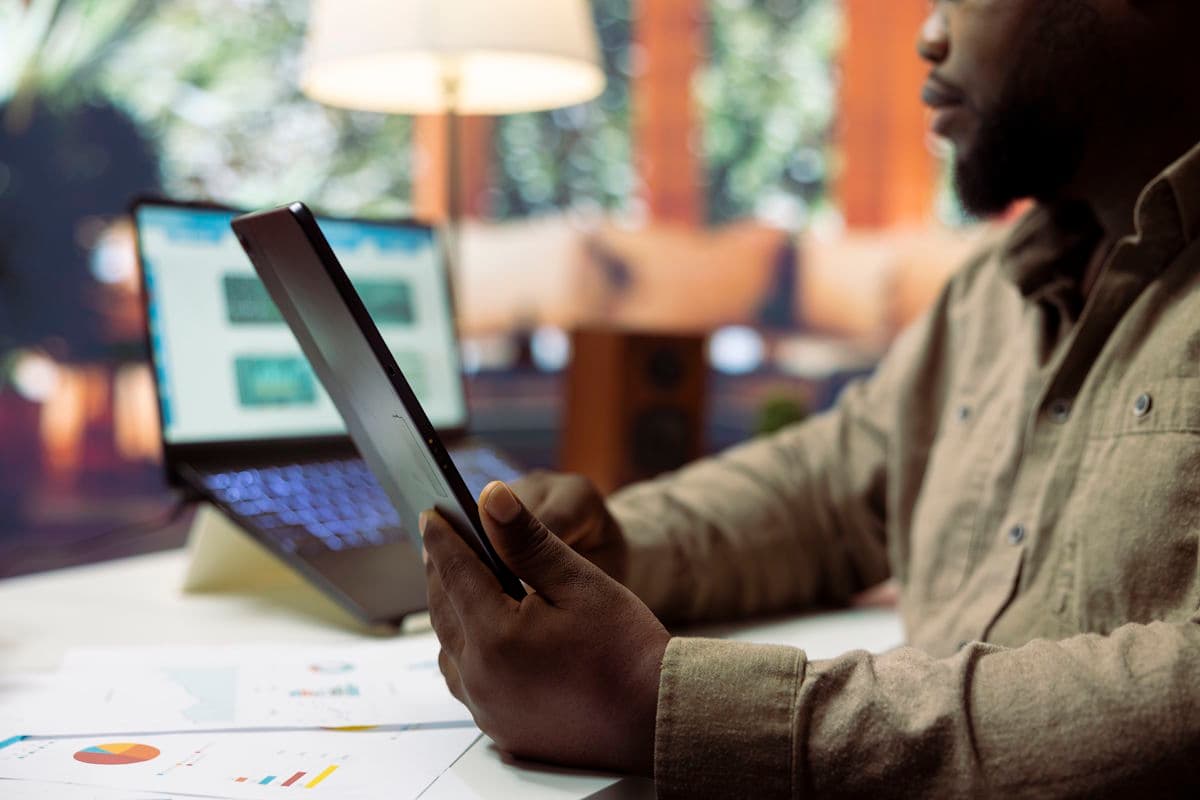 Observabilité application vs monitoring : comprendre et piloter vos applications en production