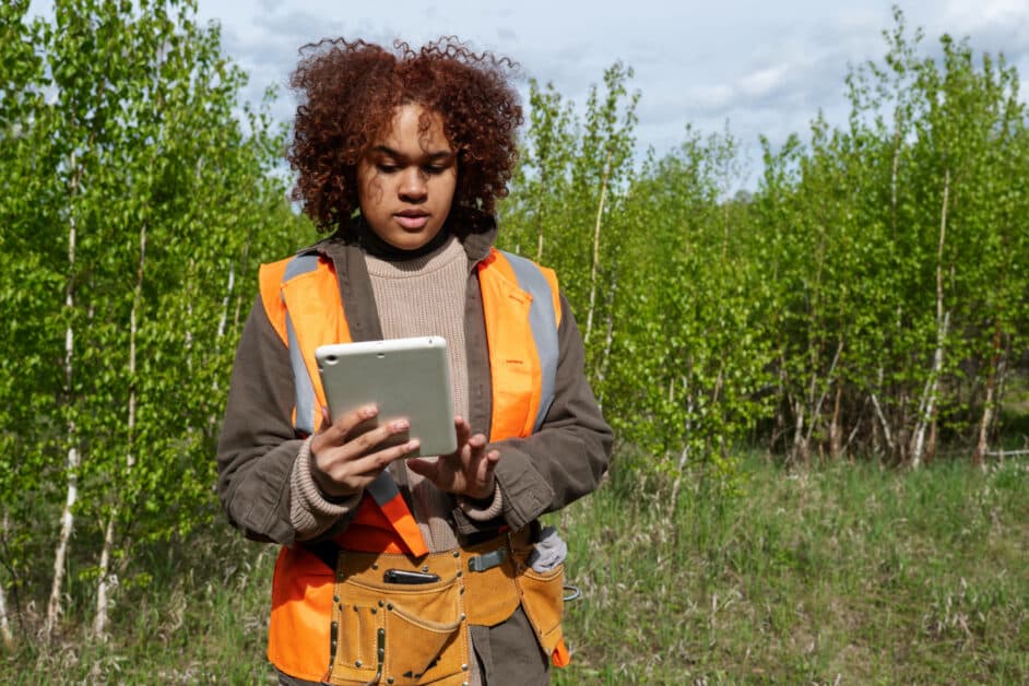 Partage de géolocalisation précise sur une application gestion interventions terrain moderne
