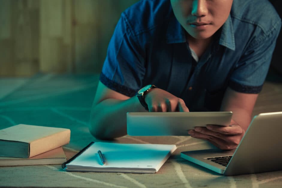 budget roi plateforme edtech developpement sur mesure vs saas 2026