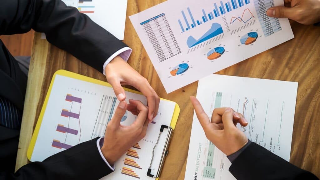 Réunion de pilotage pour définir les priorités d'investissement informatique de la PME