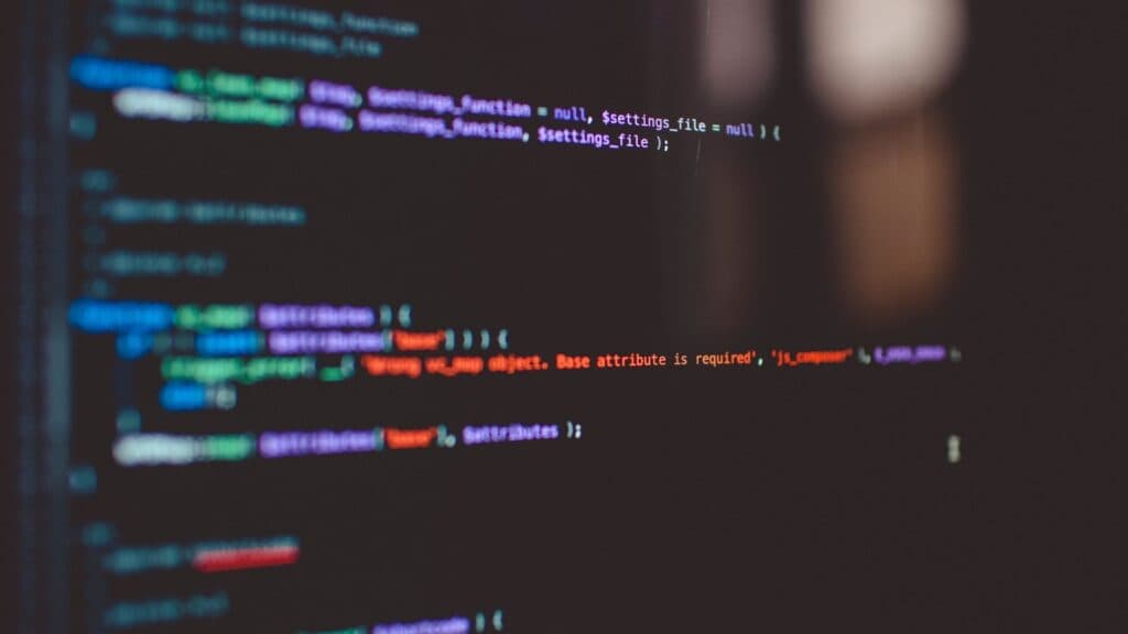 Détection d'erreurs de programmation et de code smells dans un environnement de développement