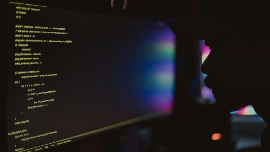 Expert en ingénierie logicielle utilisant SonarQube pour auditer une application critique